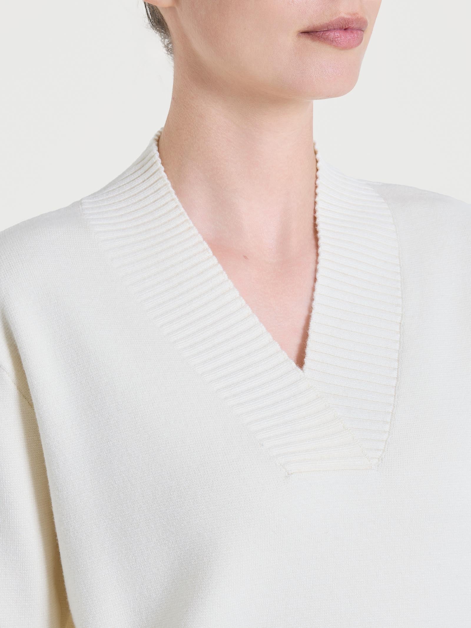 Ragno Super Soft Maglia Asimmetrica Scollo V Avorio