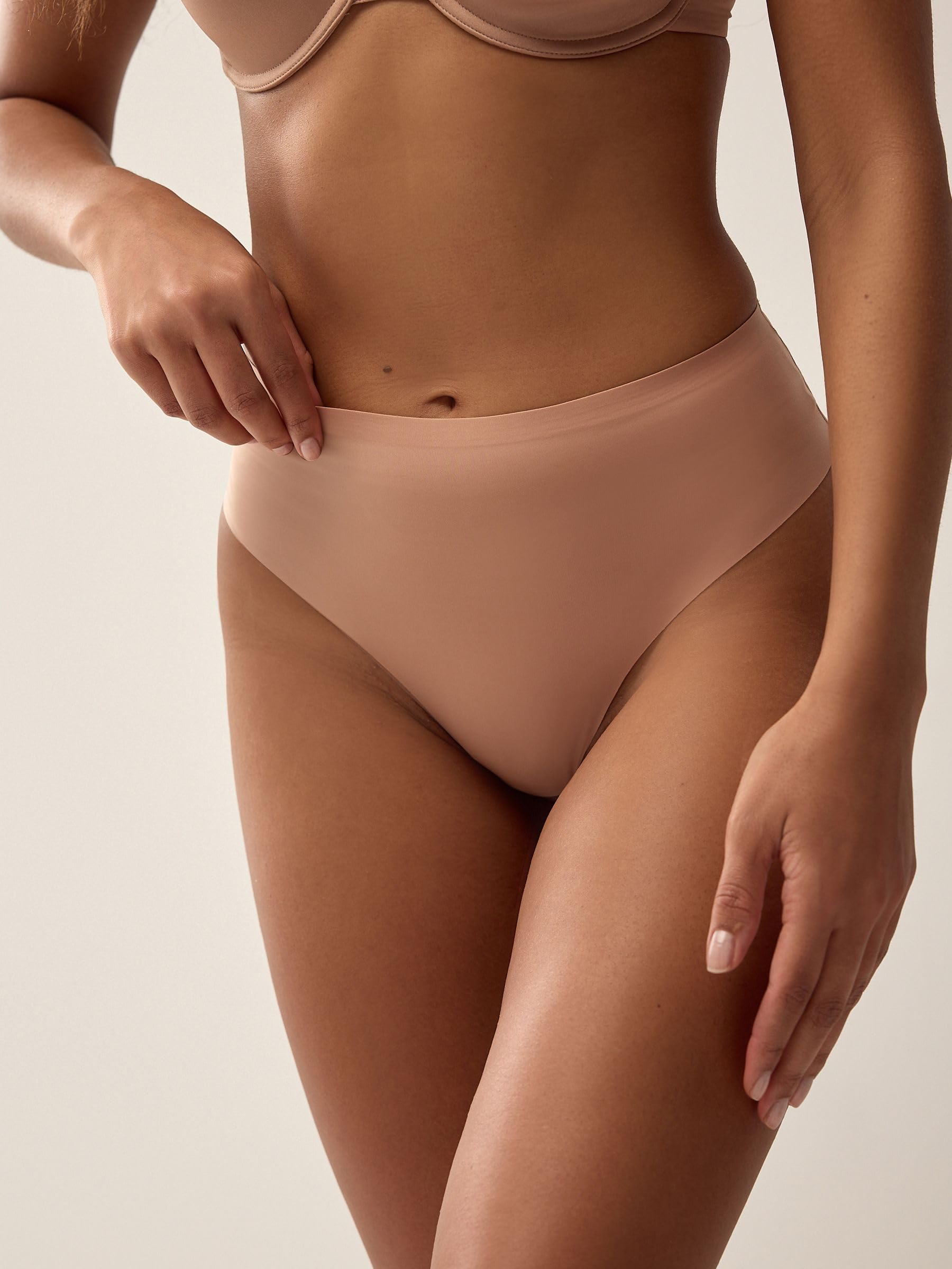 Next perizomi vita alta 3 paia neri bianchi nude invisibili