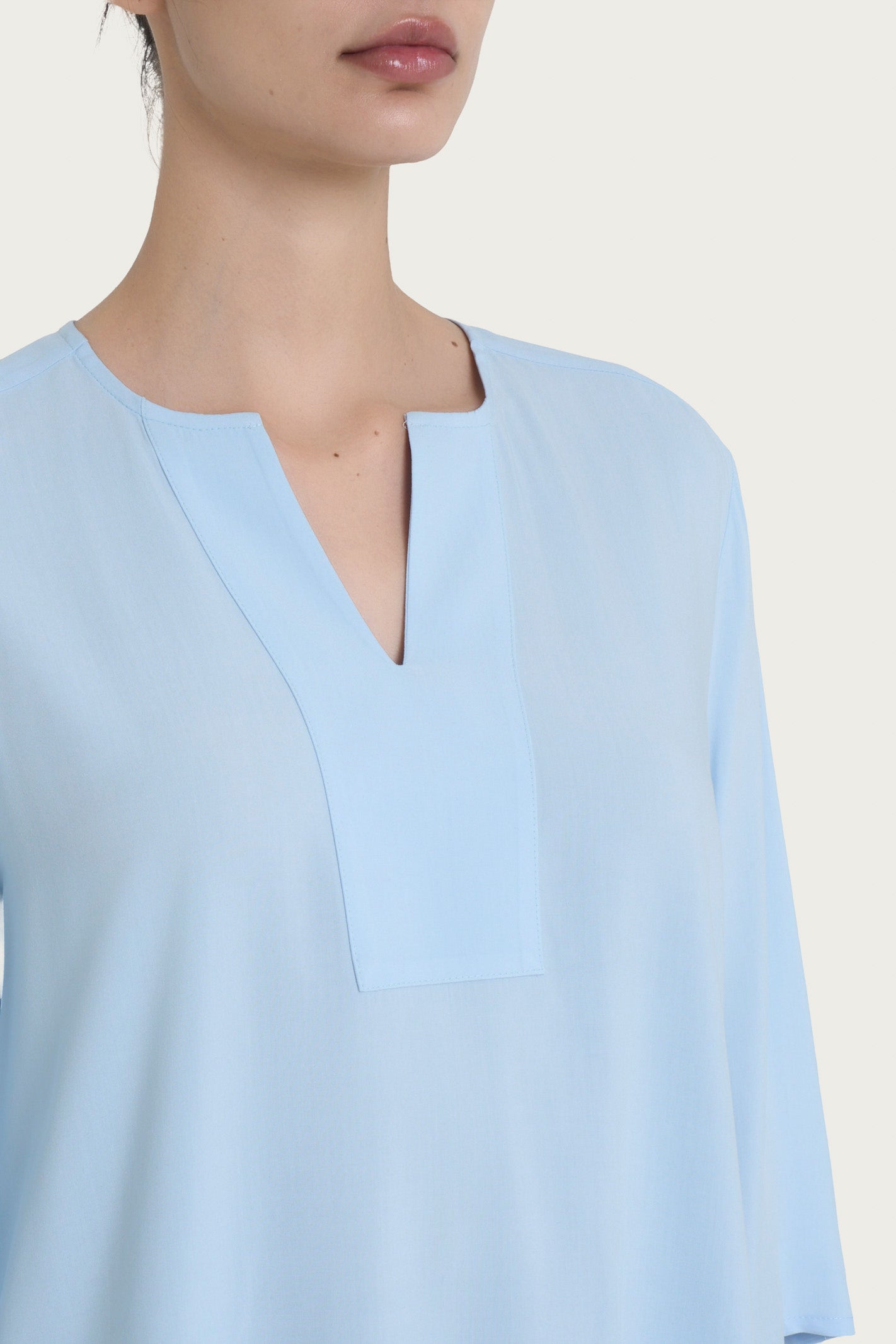 Ragno EcoSeta blusa scollo V manica 3/4 Skyway fluida