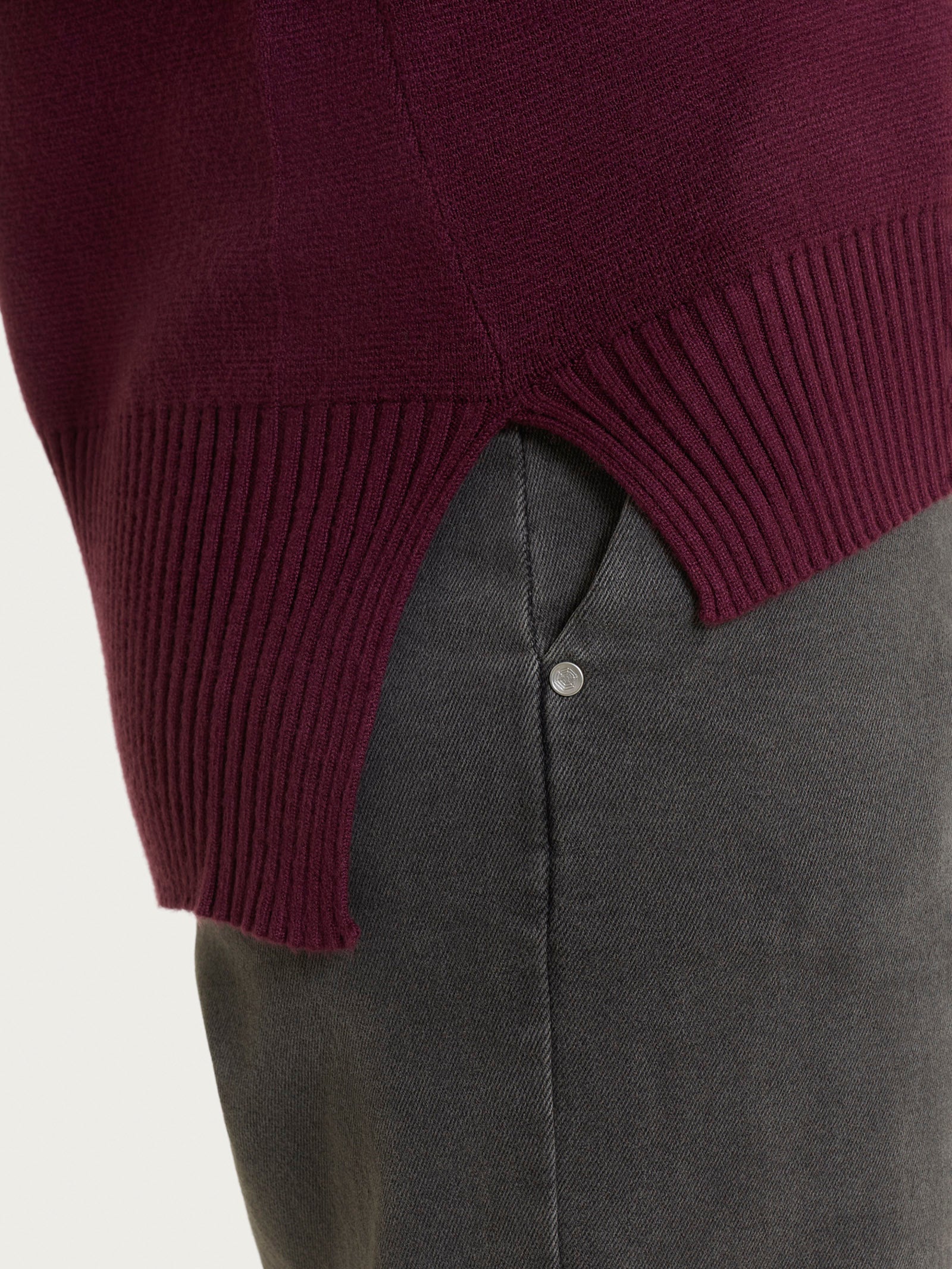 Ragno Super Soft maglia asimmetrica scollo V fig morbida