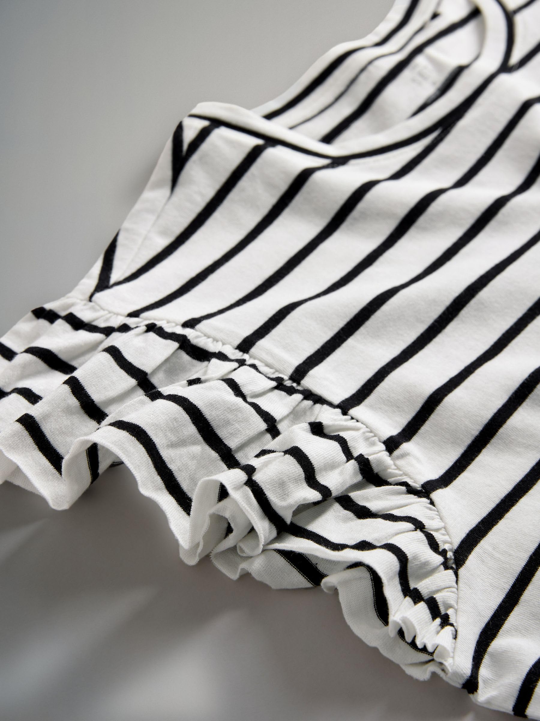 The Set t-shirt donna manica corta con volant 4 pezzi morbide
